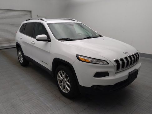 Used 2015 Jeep Cherokee Latitude w/ Comfort/Convenience Group AWD/4WD image 13