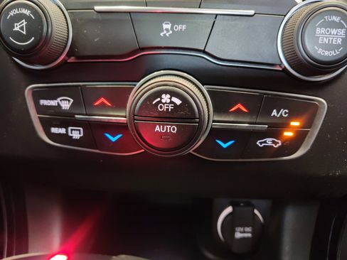 Used 2015 Dodge Charger R/T RWD image 17