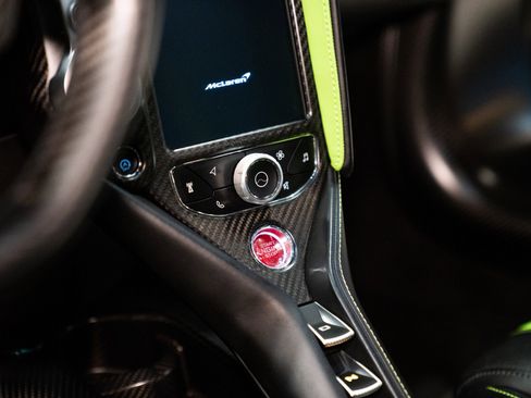 Used 2022 McLaren 765LT RWD image 24