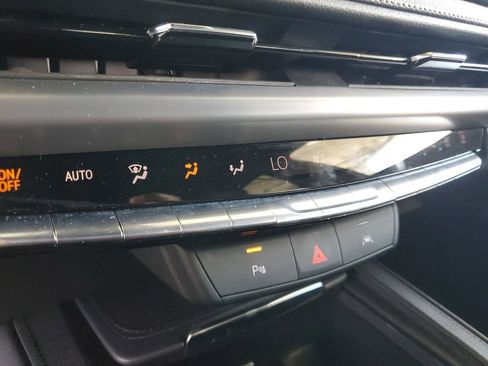 Used 2025 Cadillac XT4 Premium Luxury FWD image 28