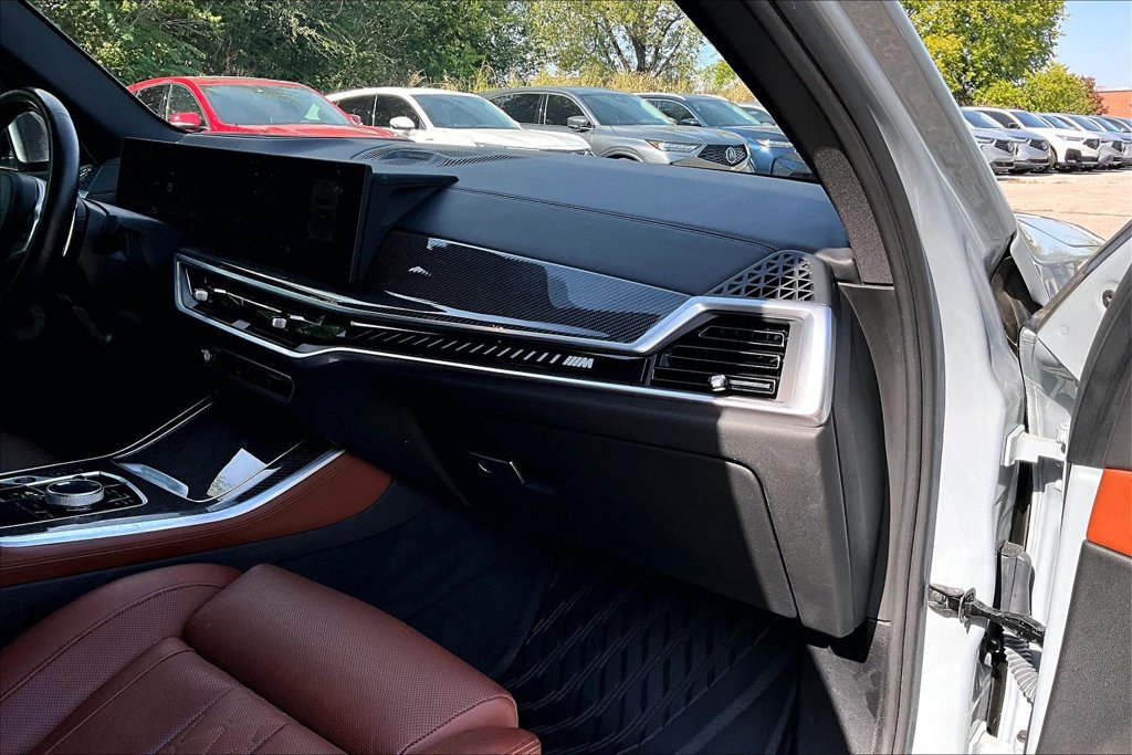 Used 2024 BMW X5 M60i AWD/4WD image 19