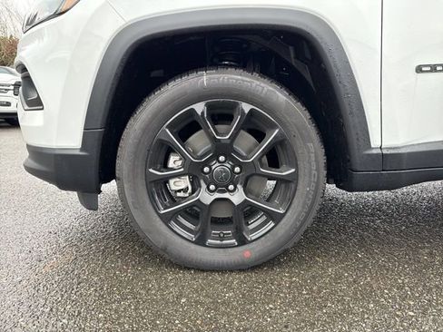 New 2026 Jeep Compass Latitude image 14