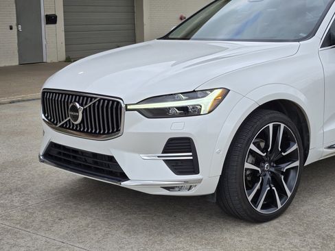 Used 2023 Volvo XC60 B5 Ultimate w/ Climate Package image 12