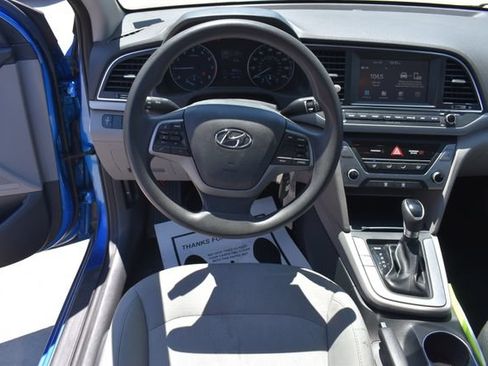 Used 2017 Hyundai Elantra SE FWD image 16