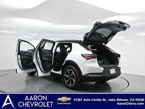 New 2026 Chevrolet Equinox EV LT image 38