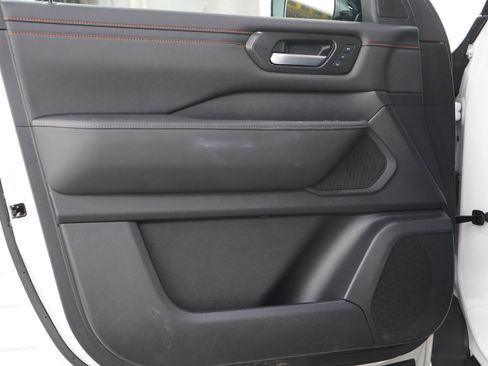 Used 2025 Nissan Armada PRO-4X w/ Pro-4X Premium Package image 22