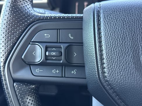 Used 2025 Toyota Tacoma SR image 18