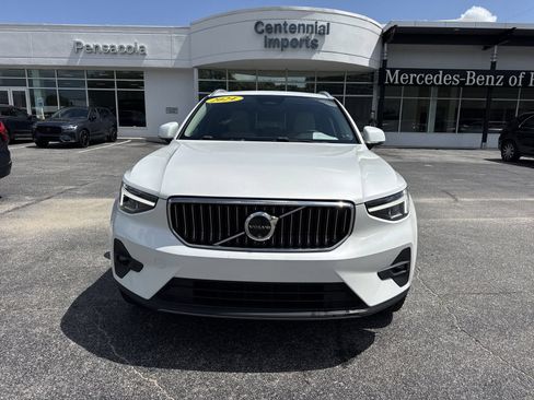 Certified 2024 Volvo XC40 B5 Plus AWD/4WD image 8