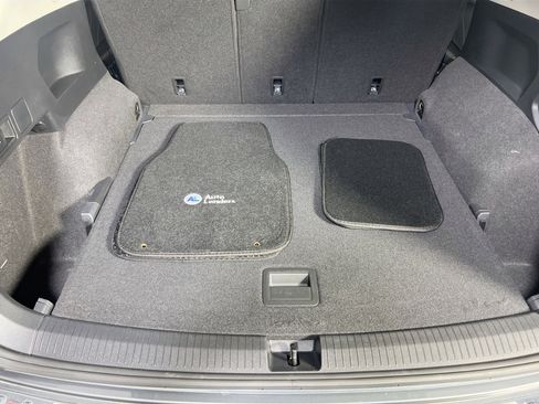 Used 2022 Volkswagen Tiguan SE image 25