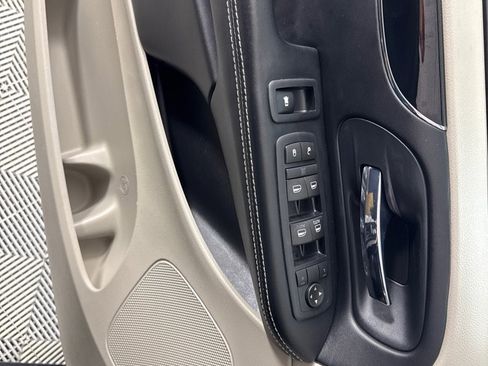 Used 2016 Dodge Grand Caravan SE image 11