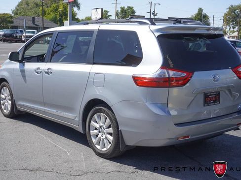 Used 2015 Toyota Sienna XLE w/ XLE Navigation Package AWD/4WD image 6