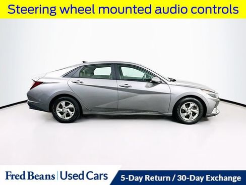 Used 2023 Hyundai Elantra SE FWD image 10