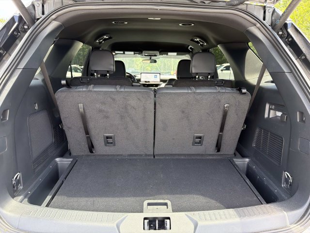 Used 2025 Ford Explorer ST-Line AWD/4WD image 15