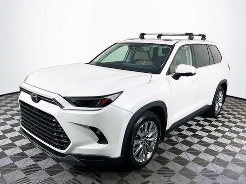 Used 2024 Toyota Grand Highlander Platinum image 4