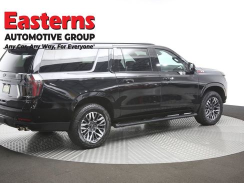 Used 2025 Chevrolet Suburban Z71 image 45