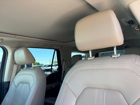 Used 2024 Ford Expedition Limited AWD/4WD image 14