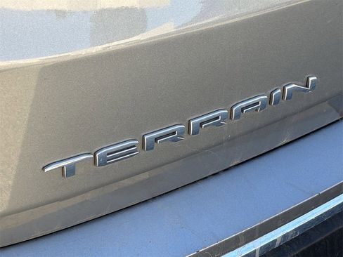 Used 2024 GMC Terrain SLT image 6