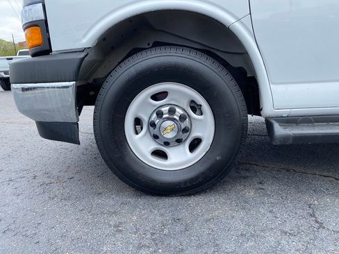 Used 2025 Chevrolet Express 3500 LT w/ LT Preferred Equipment Group RWD image 26