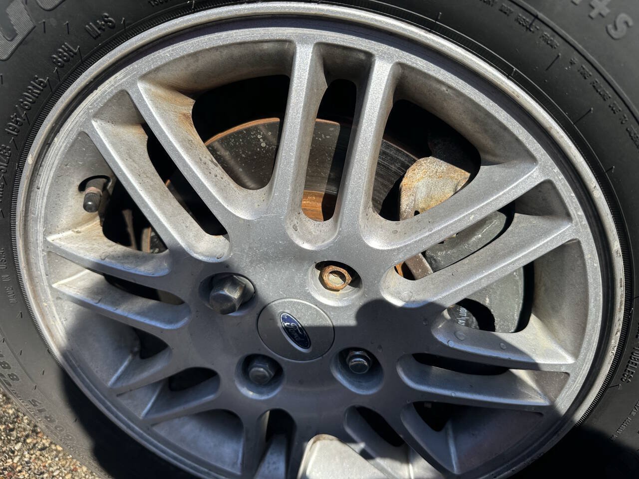 Used 2010 Ford Focus SE FWD image 28