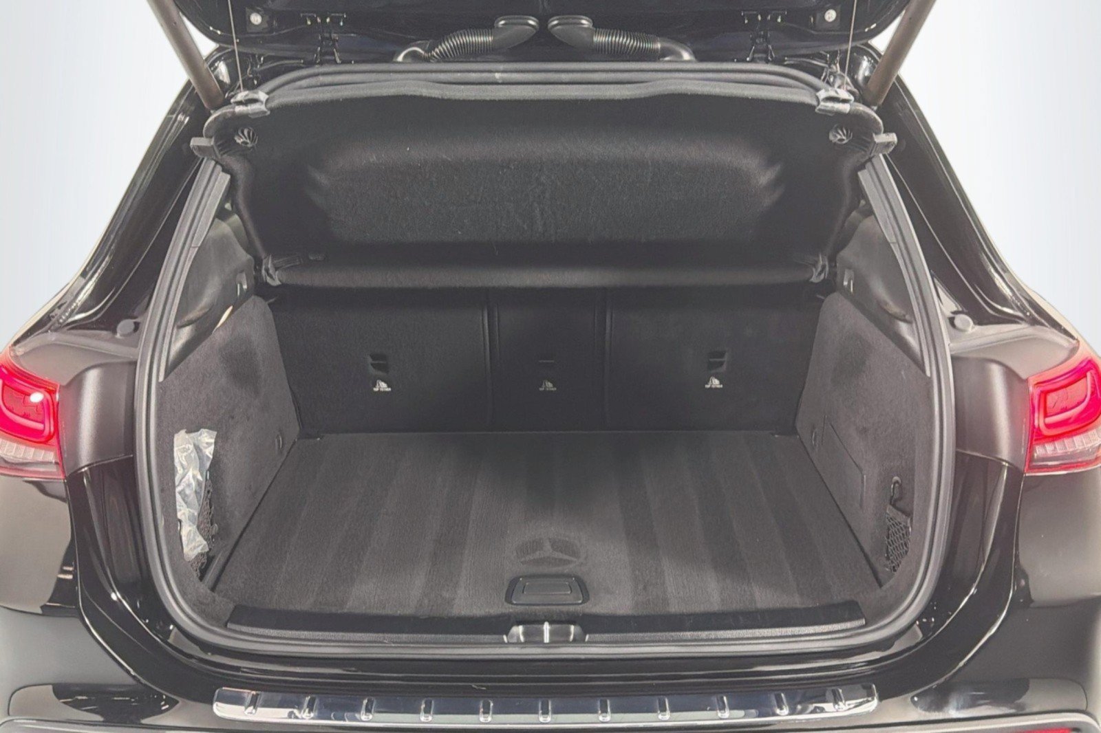 Certified 2021 Mercedes-Benz GLA 250 4MATIC w/ AMG Line Exterior image 24