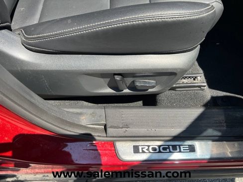 Used 2023 Nissan Rogue SL AWD/4WD image 26