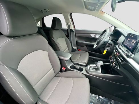 Used 2023 Kia Forte LXS image 25