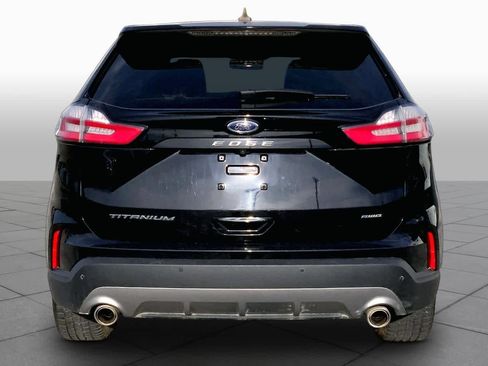 Used 2022 Ford Edge Titanium image 4