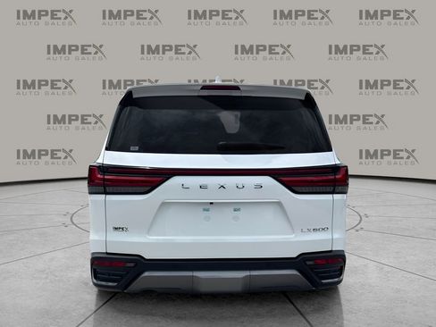 Used 2025 Lexus LX 600 4WD w/ Accessory Package (2T) image 4