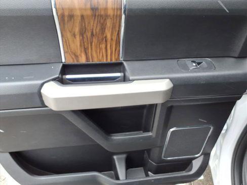 Used 2018 Ford F150 Lariat image 33