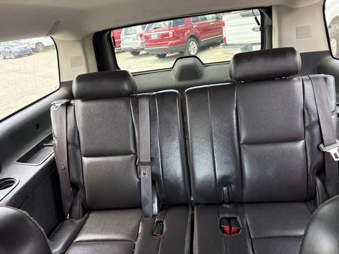 Used 2010 Chevrolet Suburban LTZ AWD/4WD image 15