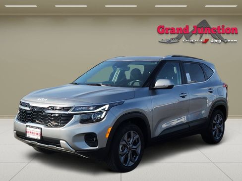 Used 2024 Kia Seltos S AWD/4WD image 3