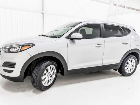 Used 2020 Hyundai Tucson SE w/ Cargo Package FWD image 3