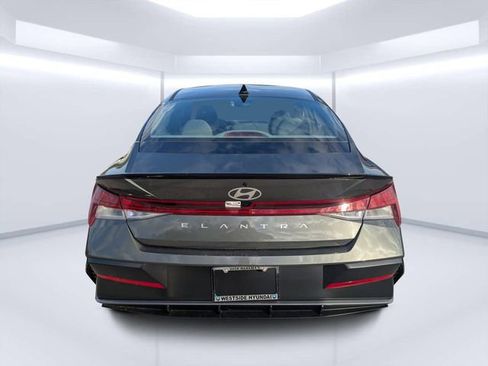 New 2026 Hyundai Elantra SEL Sport image 4