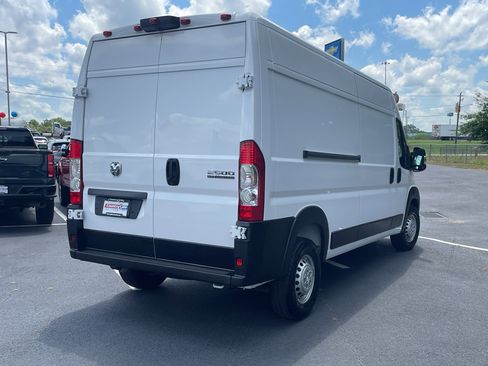 Used 2026 RAM ProMaster 2500 w/ Convenience Group FWD image 26