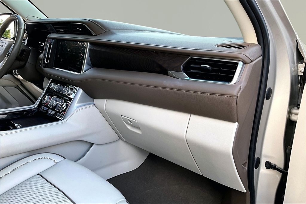 Used 2023 GMC Yukon Denali AWD/4WD image 19