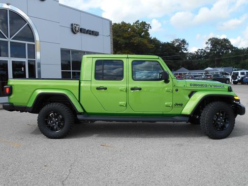 New 2025 Jeep Gladiator Sport image 30