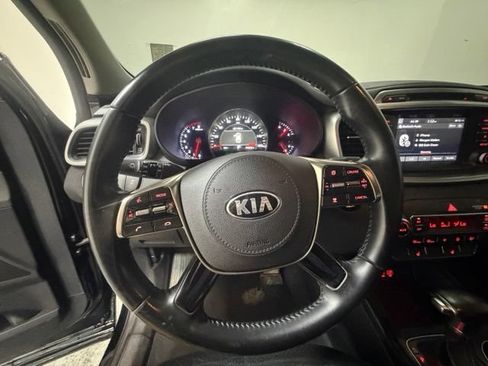 Used 2019 Kia Sorento EX AWD/4WD image 16