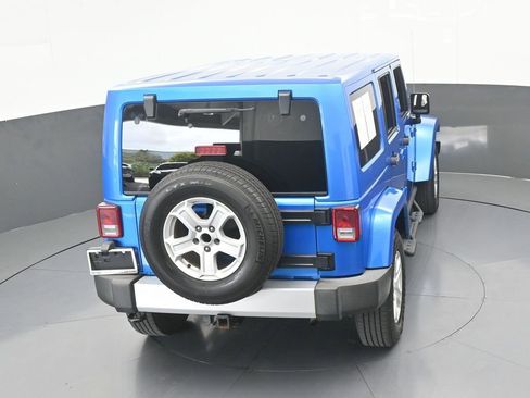 Used 2015 Jeep Wrangler Unlimited Sahara w/ Dual Top Group image 42