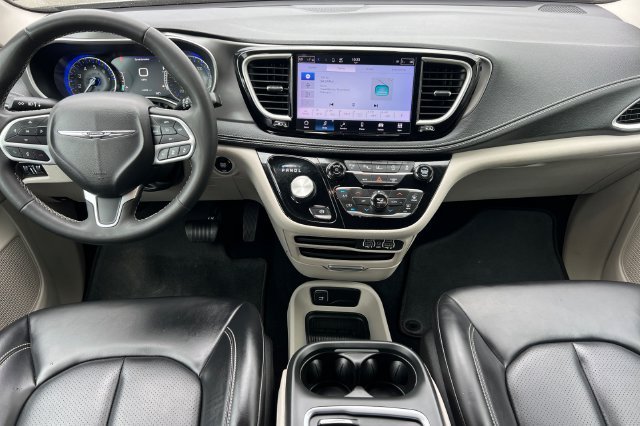 Used 2023 Chrysler Pacifica Touring-L AWD/4WD image 14