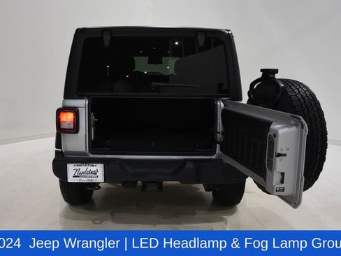 Used 2024 Jeep Wrangler Sport S image 6