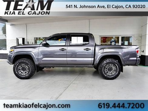 Used 2022 Toyota Tacoma TRD Sport w/ Black Out Package (TMS) AWD/4WD image 7