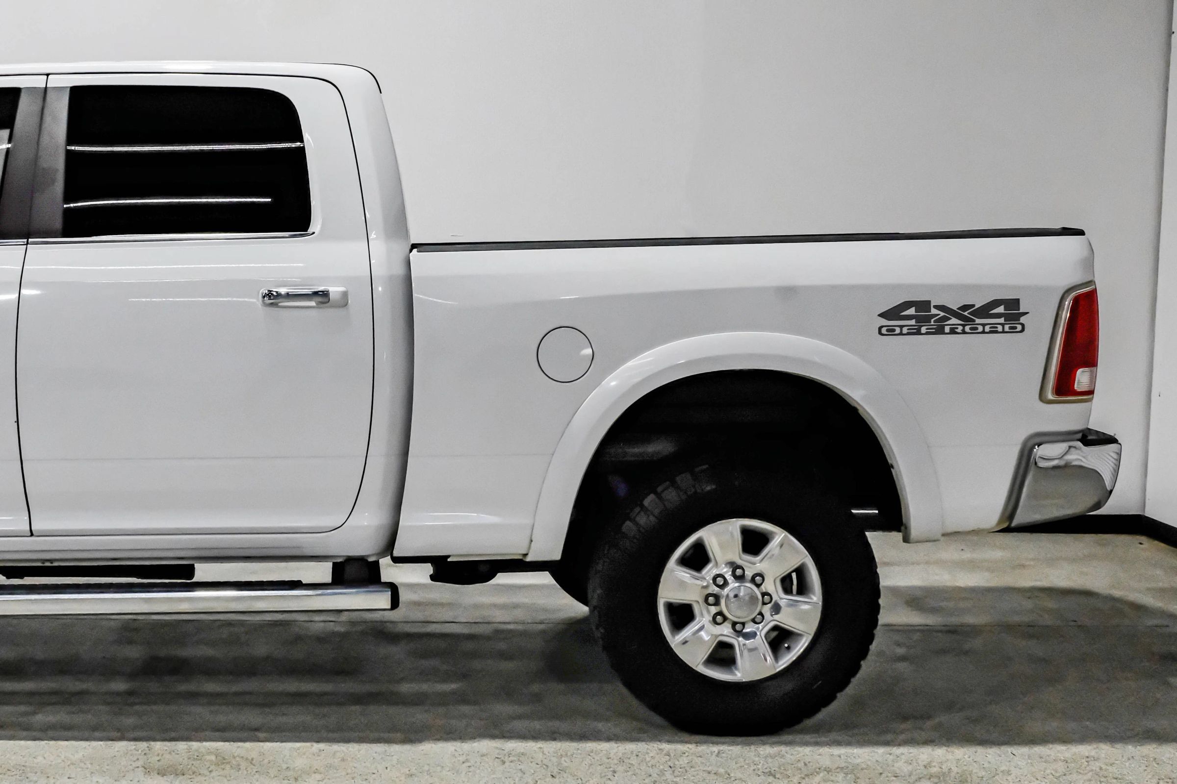 Used 2017 RAM 2500 Longhorn w/ Convenience Group AWD/4WD image 11