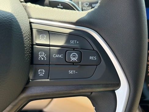 New 2026 Jeep Grand Cherokee Limited AWD/4WD image 19