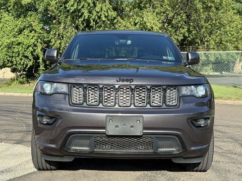 Used 2019 Jeep Grand Cherokee Altitude AWD/4WD image 3