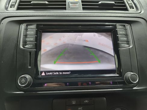 Used 2016 Volkswagen Jetta S image 2