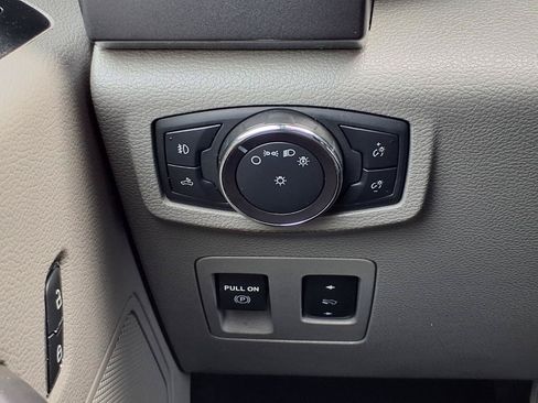 Used 2019 Ford F150 XLT w/ Equipment Group 302A Luxury AWD/4WD image 9