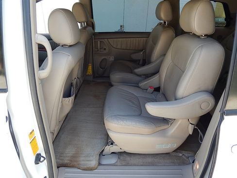 Used 2005 Toyota Sienna XLE Limited image 27