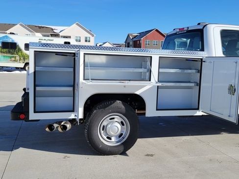 New 2025 Ford F250 XL image 4