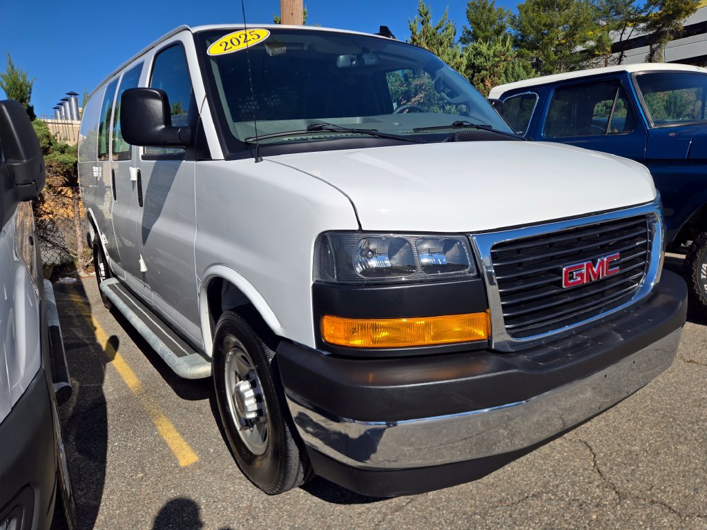 Used 2025 GMC Savana 2500 w/ Driver Convenience Package RWD image 2