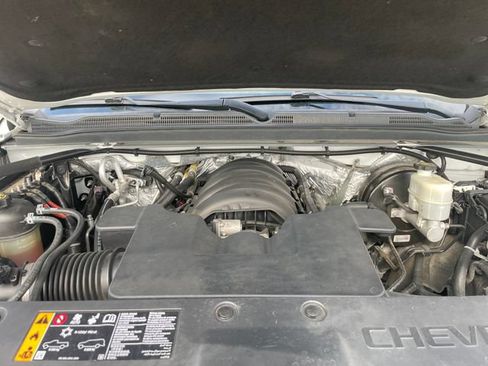 Used 2017 Chevrolet Suburban LT RWD image 31